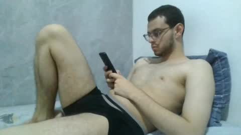 Snapshot of andres129494 chatting on 04/18/26, 02:15 andres129494 online show from 04/18/26, 02:15