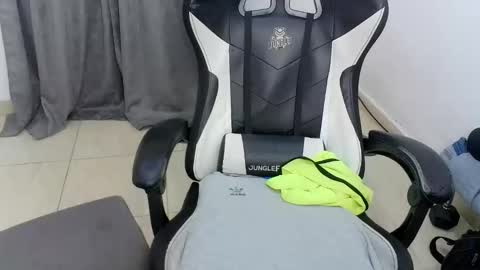 andres180950734 online show from 01/17/26, 11:26