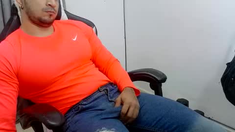 andres180950734 online show from 04/14/26, 10:05