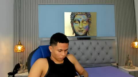 Snapshot of andres1_8 chatting on 04/17/26, 04:26 IM ANDRES online show from 04/17/26, 04:26