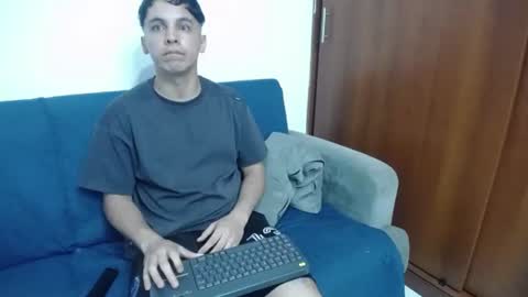 Snapshot of andres_69_fantasy chatting on 06/21/26, 11:29 andres_69_fantasy online show from 06/21/26, 11:29