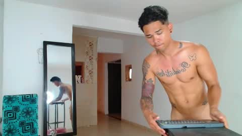 Snapshot of andres_santos777 chatting on 04/22/26, 03:13 andres_santos777 online show from 04/22/26, 03:13