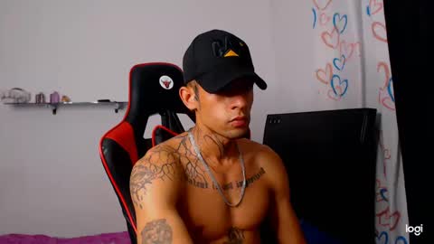 Andres white online show from 10/17/25, 04:37