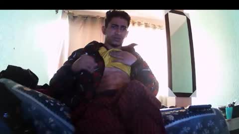 andrescaraballo18 online show from 05/28/26, 08:28