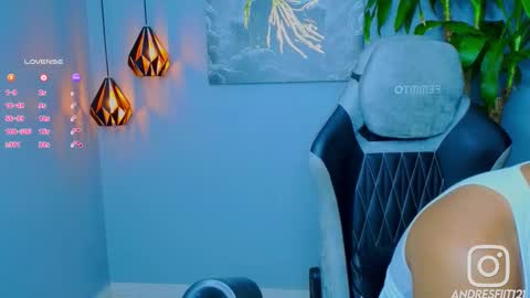 Snapshot of andresfiit chatting on 09/21/25, 09:27 Andres online show from 09/21/25, 09:27