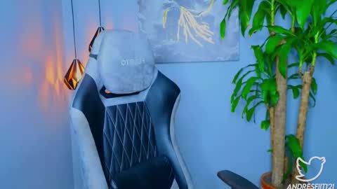 Snapshot of andresfiit chatting on 09/25/25, 04:49 Andres online show from 09/25/25, 04:49