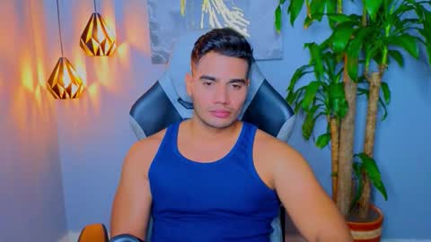 Snapshot of andresfiit chatting on 10/01/25, 02:06 Andres online show from 10/01/25, 02:06