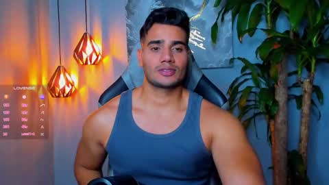 Snapshot of andresfiit chatting on 10/14/25, 03:40 Andres online show from 10/14/25, 03:40