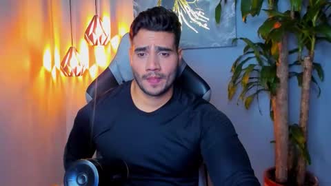 Snapshot of andresfiit chatting on 10/18/25, 01:41 Andres online show from 10/18/25, 01:41