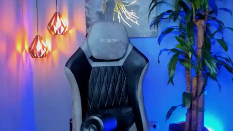 Snapshot of andresfiit chatting on 11/14/25, 01:48 Andres online show from 11/14/25, 01:48