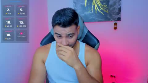 Snapshot of andresfiit chatting on 05/30/26, 02:25 Andres online show from 05/30/26, 02:25