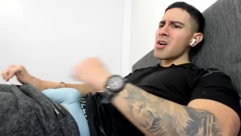 Snapshot of andresjuan92 chatting on 09/29/25, 03:00 onlyfanscallmegotter online show from 09/29/25, 03:00