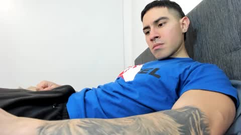 Snapshot of andresjuan92 chatting on 09/30/25, 03:11 onlyfanscallmegotter online show from 09/30/25, 03:11