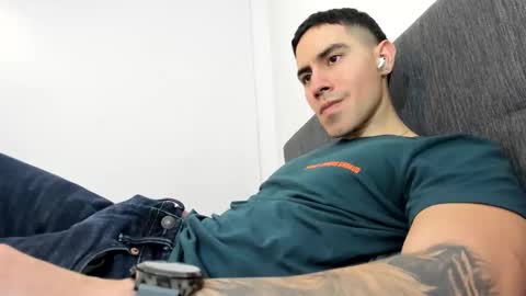 Snapshot of andresjuan92 chatting on 10/07/25, 01:58 onlyfanscallmegotter online show from 10/07/25, 01:58