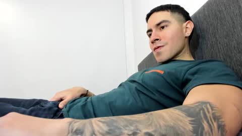 Snapshot of andresjuan92 chatting on 10/09/25, 03:04 onlyfanscallmegotter online show from 10/09/25, 03:04