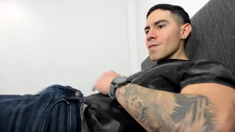 Snapshot of andresjuan92 chatting on 10/10/25, 03:05 onlyfanscallmegotter online show from 10/10/25, 03:05