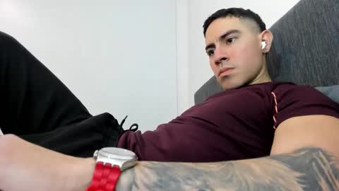 Snapshot of andresjuan92 chatting on 10/27/25, 01:53 onlyfanscallmegotter online show from 10/27/25, 01:53