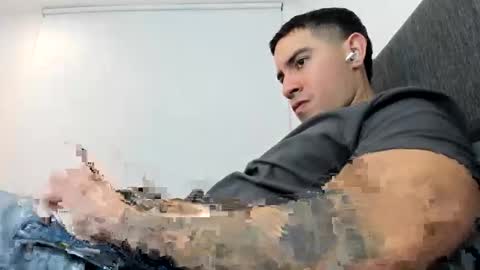 Snapshot of andresjuan92 chatting on 11/07/25, 04:01 onlyfanscallmegotter online show from 11/07/25, 04:01