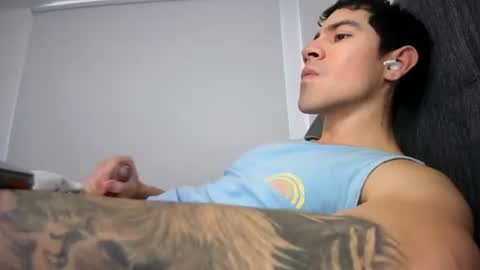 Snapshot of andresjuan92 chatting on 07/21/26, 10:12 onlyfanscallmegotter online show from 07/21/26, 10:12