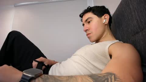 Snapshot of andresjuan92 chatting on 08/04/26, 04:53 onlyfanscallmegotter online show from 08/04/26, 04:53