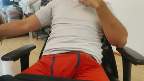 andresmidnight online show from 05/19/26, 04:35