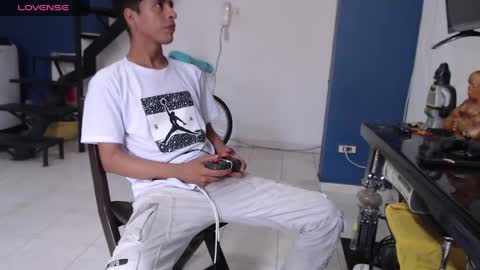 Snapshot of andressdean chatting on 12/07/24, 07:43 Andres Dean online show from 12/07/24, 07:43