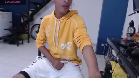 Snapshot of andressdean chatting on 12/09/24, 11:13 Andres Dean online show from 12/09/24, 11:13