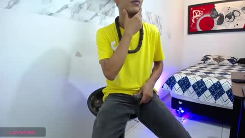 Snapshot of andressdean chatting on 12/21/24, 03:36 Andres Dean online show from 12/21/24, 03:36