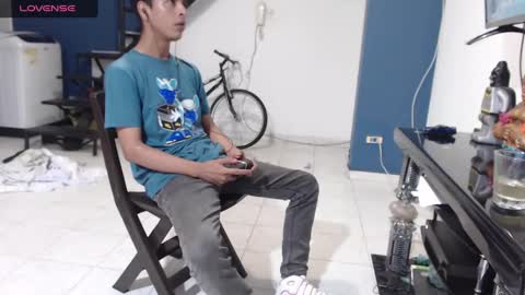 Snapshot of andressdean chatting on 12/22/24, 12:28 Andres Dean online show from 12/22/24, 12:28