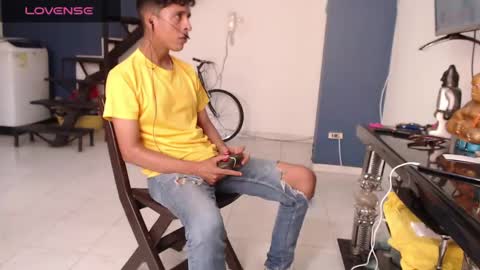 Snapshot of andressdean chatting on 01/16/25, 09:40 Andres Dean online show from 01/16/25, 09:40