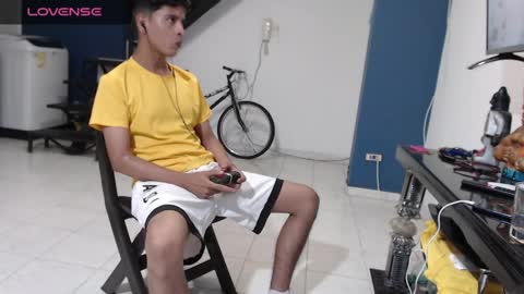 Snapshot of andressdean chatting on 01/17/25, 12:42 Andres Dean online show from 01/17/25, 12:42