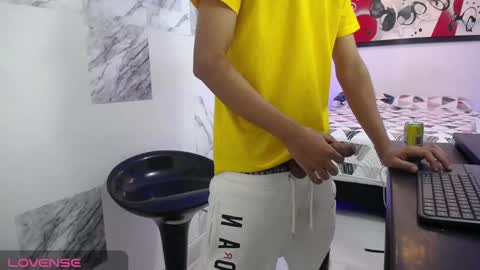 Snapshot of andressdean chatting on 01/17/25, 09:50 Andres Dean online show from 01/17/25, 09:50