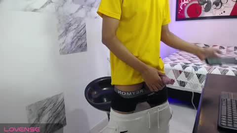 Snapshot of andressdean chatting on 01/18/25, 12:57 Andres Dean online show from 01/18/25, 12:57