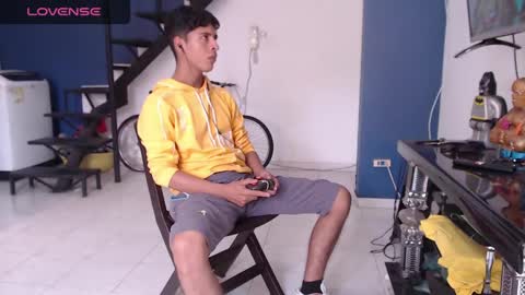 Snapshot of andressdean chatting on 01/25/25, 08:31 Andres Dean online show from 01/25/25, 08:31