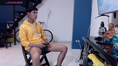 Snapshot of andressdean chatting on 01/26/25, 02:35 Andres Dean online show from 01/26/25, 02:35