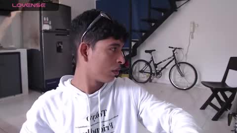 Snapshot of andressdean chatting on 01/26/25, 05:23 Andres Dean online show from 01/26/25, 05:23