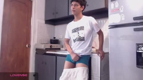 Snapshot of andressdean chatting on 09/24/25, 07:06 Andres Dean online show from 09/24/25, 07:06