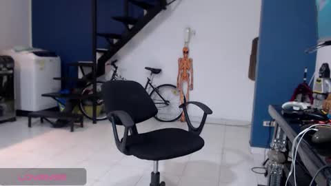 Snapshot of andressdean chatting on 09/27/25, 11:21 Andres Dean online show from 09/27/25, 11:21