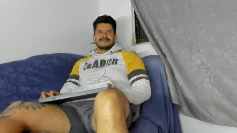 Snapshot of andressmith__ chatting on 03/31/26, 08:37 Andres online show from 03/31/26, 08:37