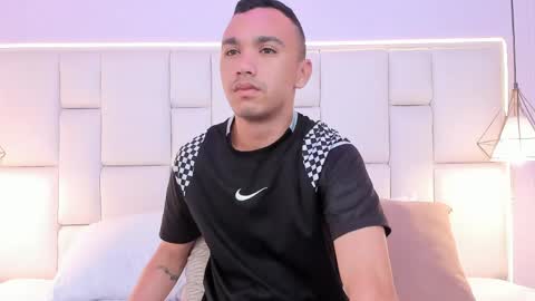 Snapshot of andressolorzano chatting on 05/19/26, 11:27 Andres online show from 05/19/26, 11:27