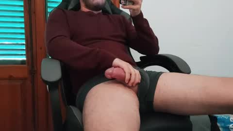 Snapshot of andreudickhard91 chatting on 12/10/24, 12:27 Andreu online show from 12/10/24, 12:27