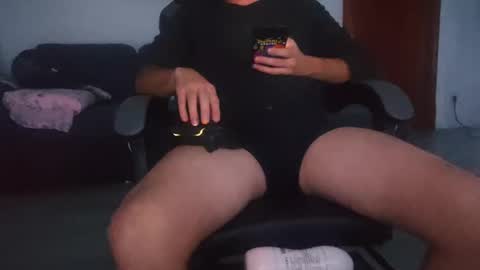 Snapshot of andreudickhard91 chatting on 01/06/25, 12:16 Andreu online show from 01/06/25, 12:16