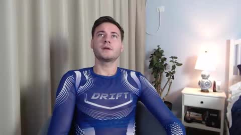 Snapshot of andrew2305 chatting on 09/26/25, 04:55 Justin Andrew online show from 09/26/25, 04:55