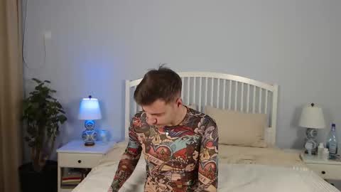 Snapshot of andrew2305 chatting on 10/18/25, 08:37 Justin Andrew online show from 10/18/25, 08:37