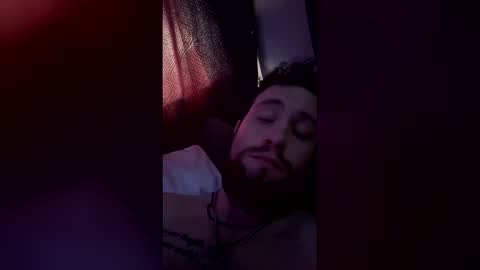 Snapshot of andrew284915 chatting on 12/21/25, 07:43 andrew284915 online show from 12/21/25, 07:43