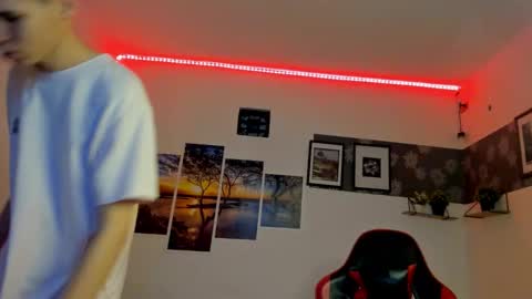 Snapshot of andrew_2811 chatting on 10/19/25, 08:15 andrew_2811 online show from 10/19/25, 08:15