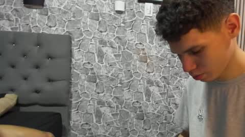 Snapshot of andrew_2811 chatting on 10/19/25, 11:05 andrew_2811 online show from 10/19/25, 11:05