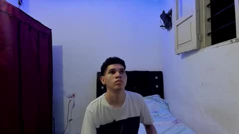 andrew_2811 online show from 02/25/26, 04:33