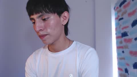 Snapshot of andrew_courtz chatting on 03/05/26, 08:16 Andrew Courtz online show from 03/05/26, 08:16