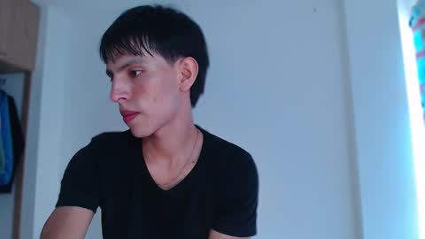 Snapshot of andrew_courtz chatting on 03/09/26, 03:05 Andrew Courtz online show from 03/09/26, 03:05